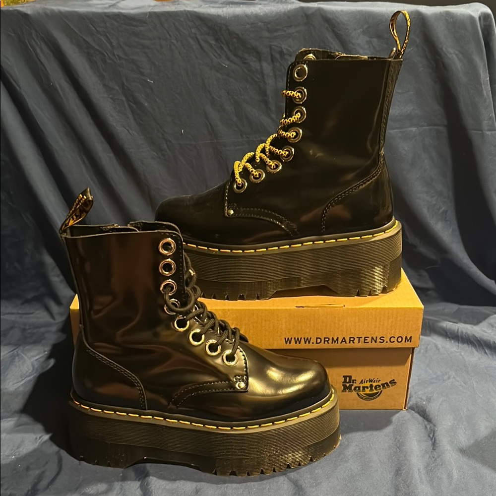 Dr. Martens- Jadon Max, Black, Buttero, 6 women